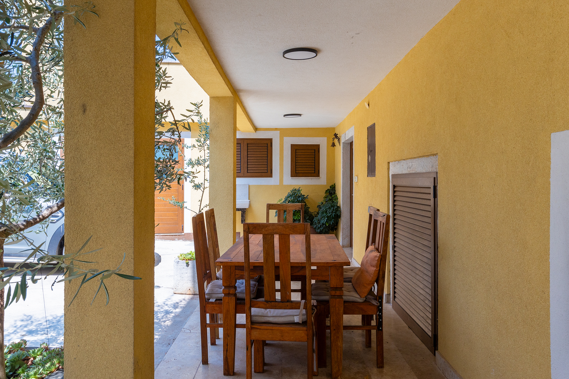 Villa auf zwei Etagen mit Pool und Sonnenterrasse, neben Rovinj