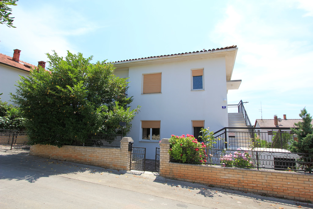 Zweistöckiges Haus mit schönem Meerblick für 12 Personen, 6 SZ