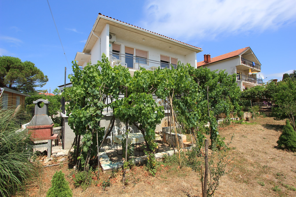 Zweistöckiges Haus mit schönem Meerblick für 12 Personen, 6 SZ