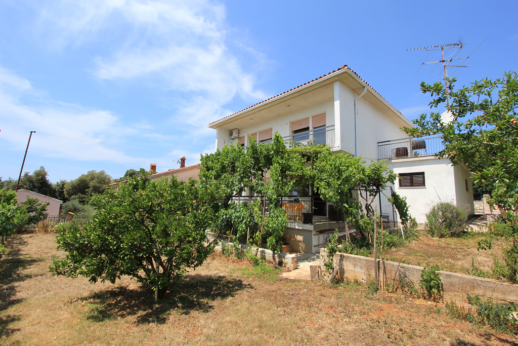 Zweistöckiges Haus mit schönem Meerblick für 12 Personen, 6 SZ