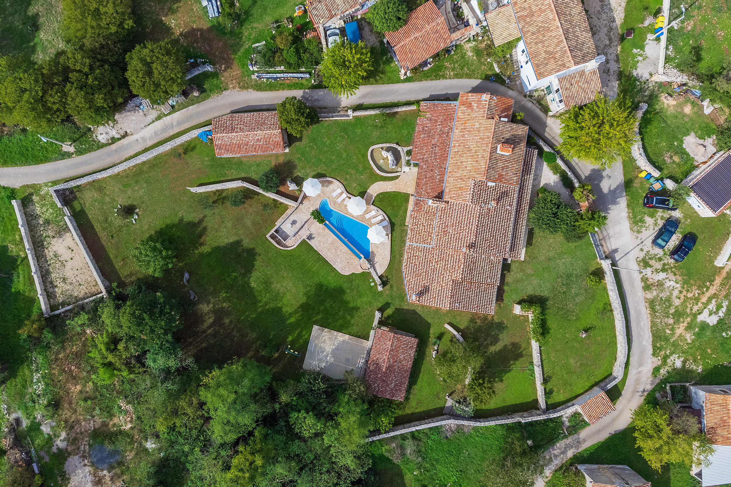 Villa with outdoor and indoor swimming pool, near Labin