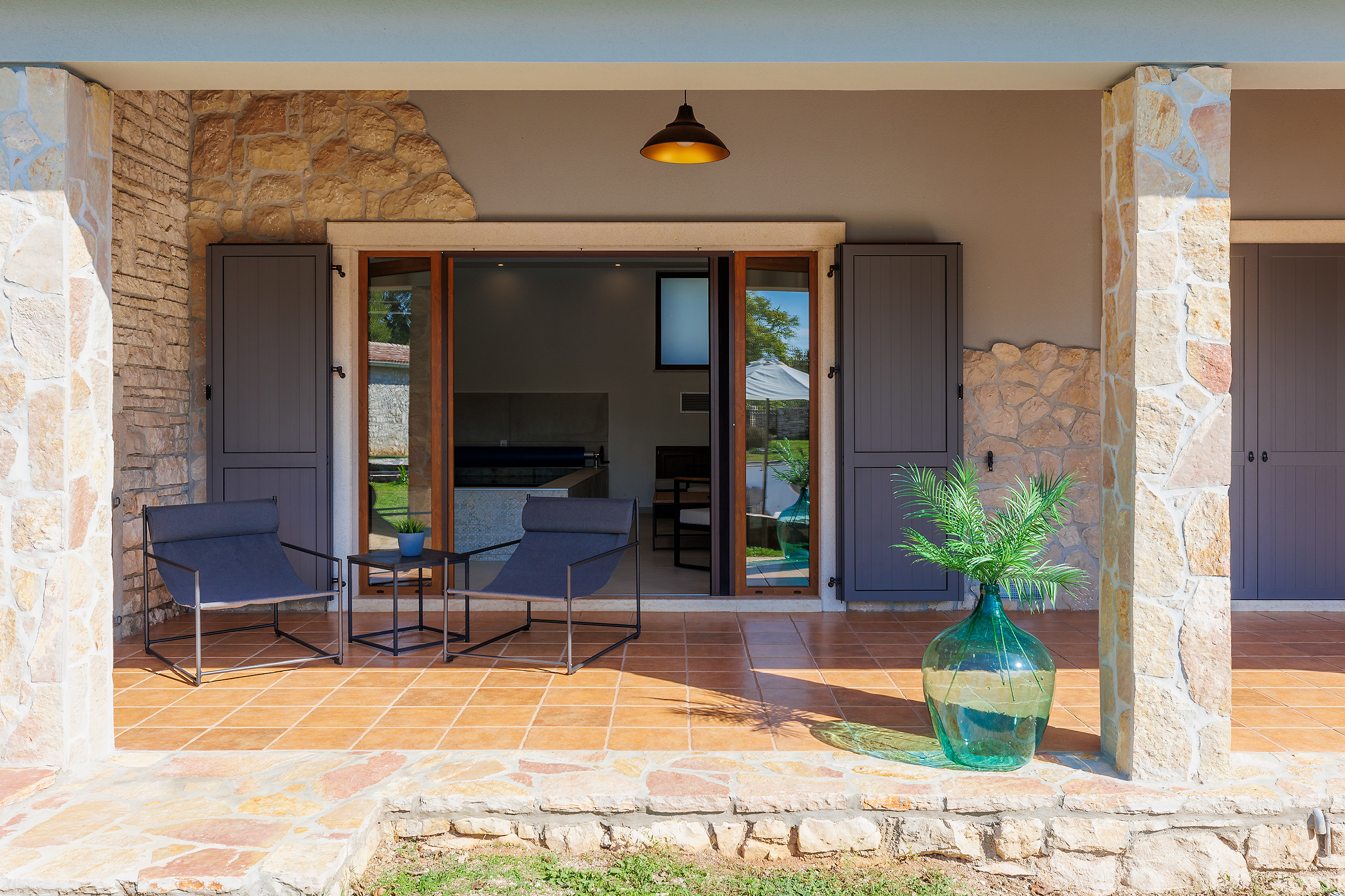 Villa with outdoor and indoor swimming pool, near Labin