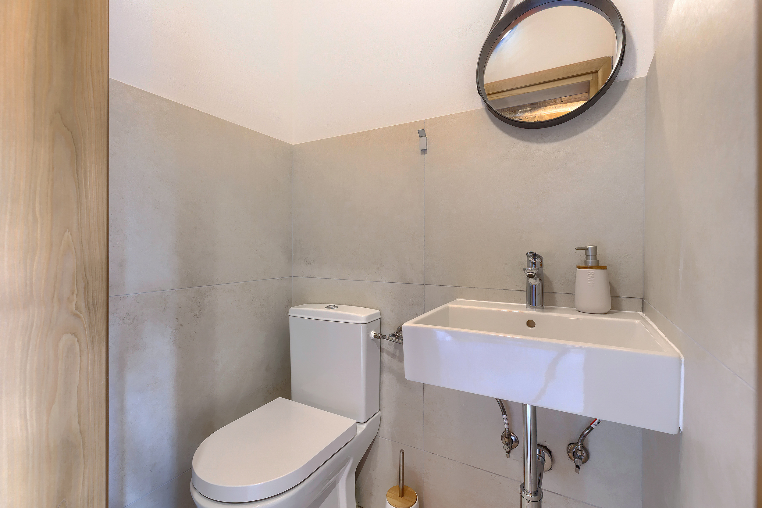 Villa with outdoor and indoor swimming pool, near Labin