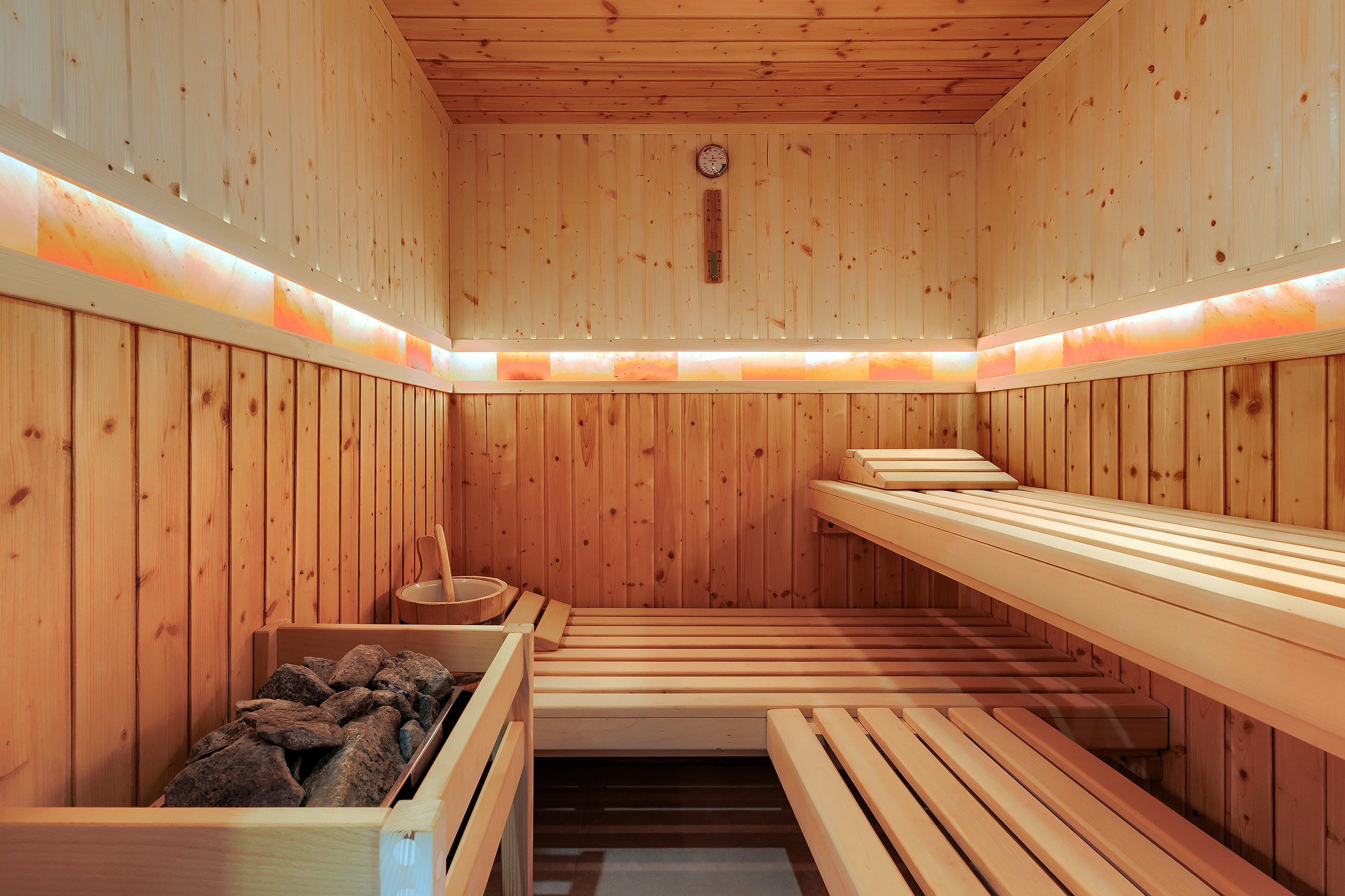 Villa with outdoor and indoor swimming pool, near Labin