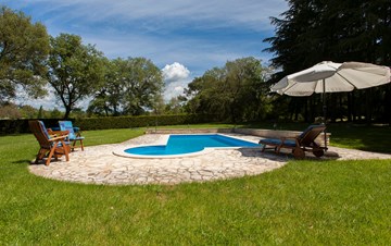 Villa mit Schwimmbad,in natürlicher Umgebung, 3 Schlafzimmer,WLAN