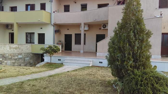 Nice apartments, not far from Pula in beautiful rural setting, 8