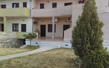 Nice apartments, not far from Pula in beautiful rural setting