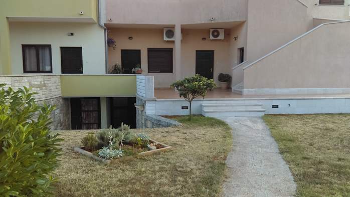 Nice apartments, not far from Pula in beautiful rural setting, 7