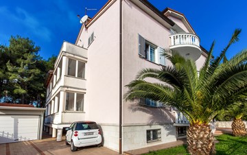 Bella villa offre appartamenti moderni e ben arredati a Pula