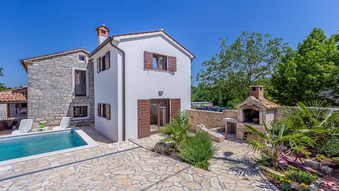 Villa with private pool, located in a quiet setting, 9