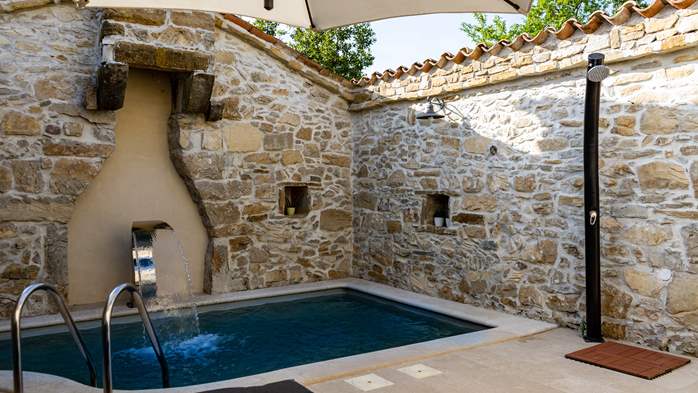 Rustic villa with two bedrooms, private pool, WiFi, BBQ, 7