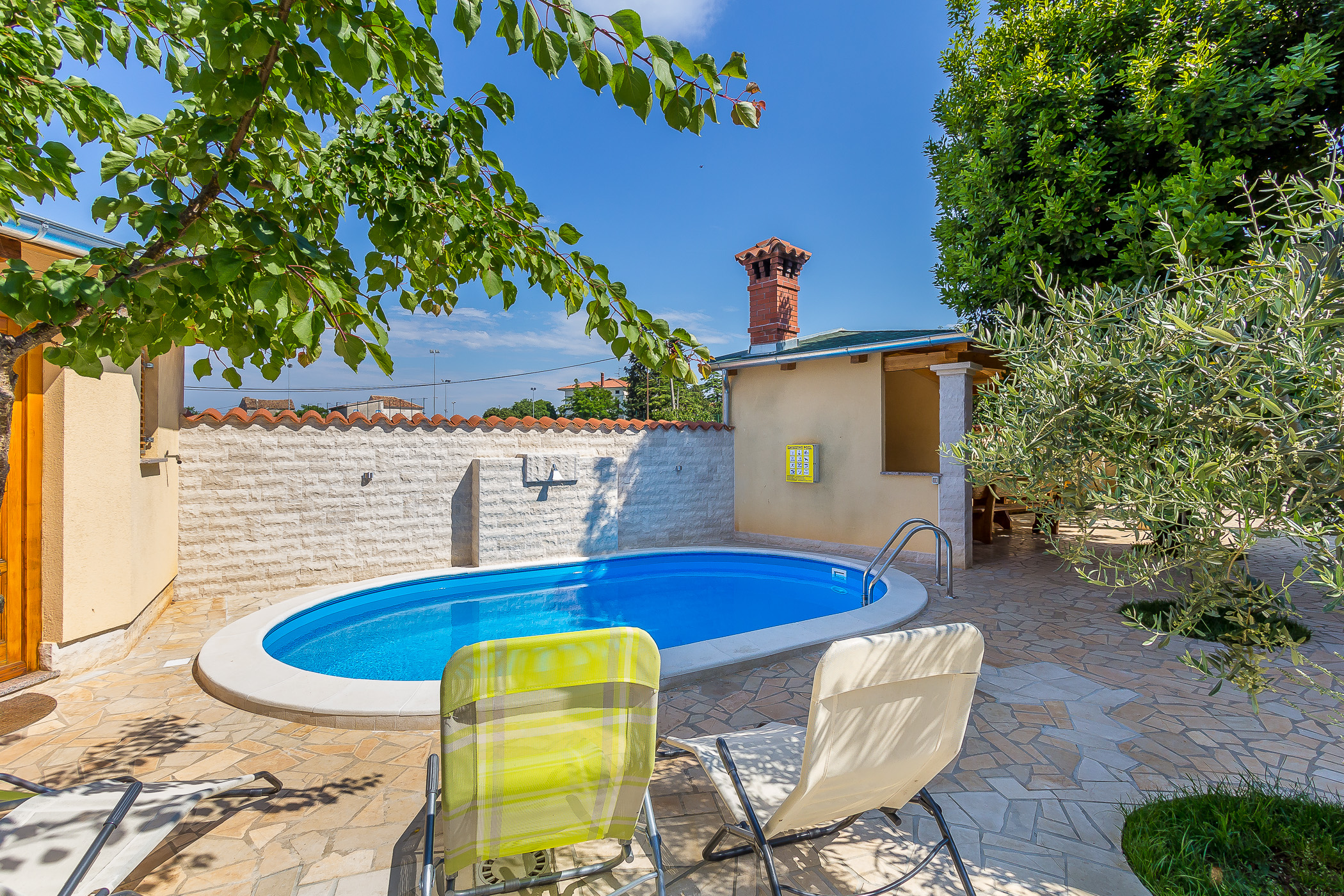 Villa con piscina privata, balcone e terrazza con barbecue