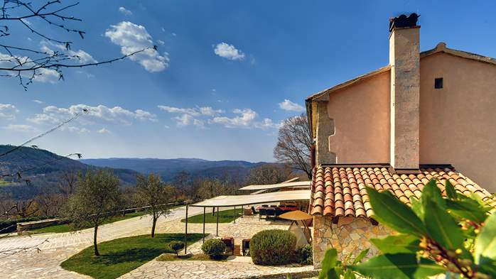 Rustic villa with pool within the borders of the Učka Nature Park, 6