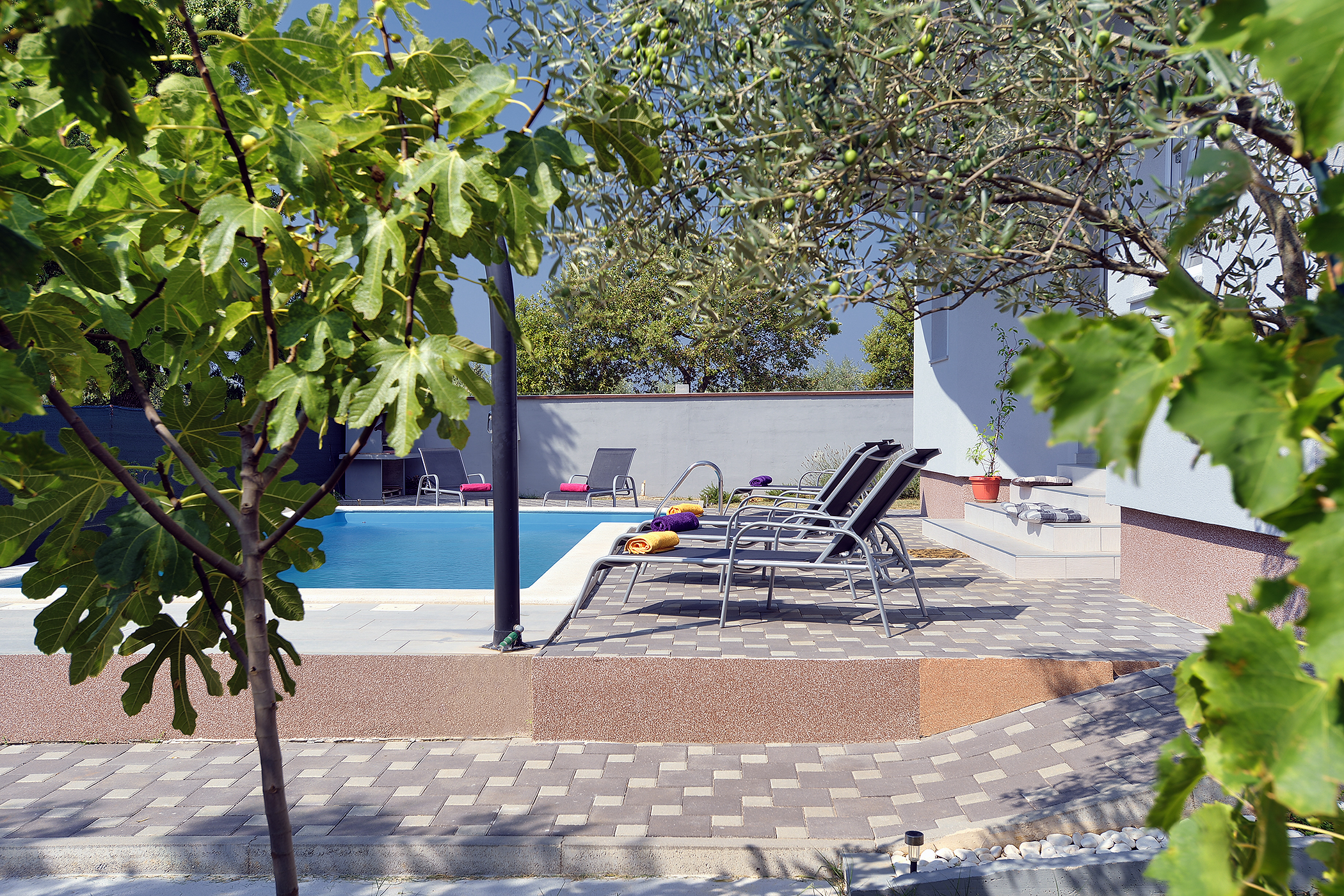 Moderne und voll ausgestattete villa auf 2 Etagen, mit Schwimbad