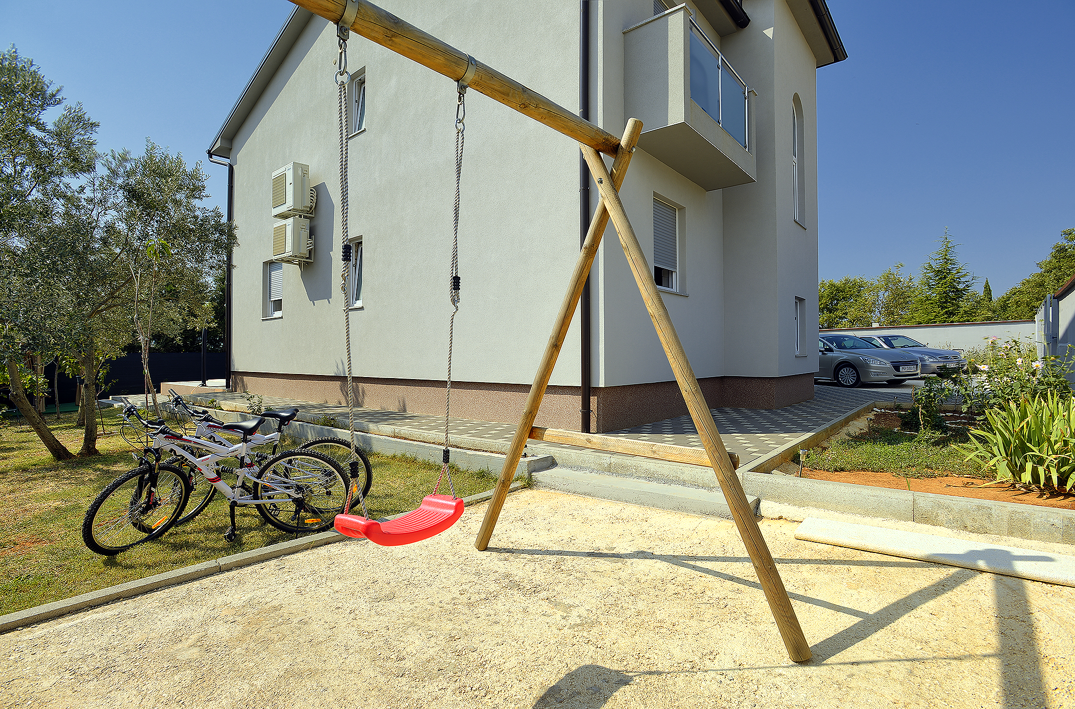 Moderne und voll ausgestattete villa auf 2 Etagen, mit Schwimbad