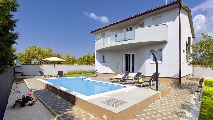 Modern and fully equipped villa on two floors, with private pool, 1