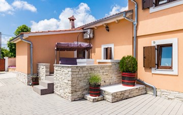 Eco friendly villa with heated pool in Žminj, playground