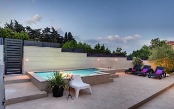 Casa vacanze con piscina a Ližnjan, WiFi, BBQ, 8 persone