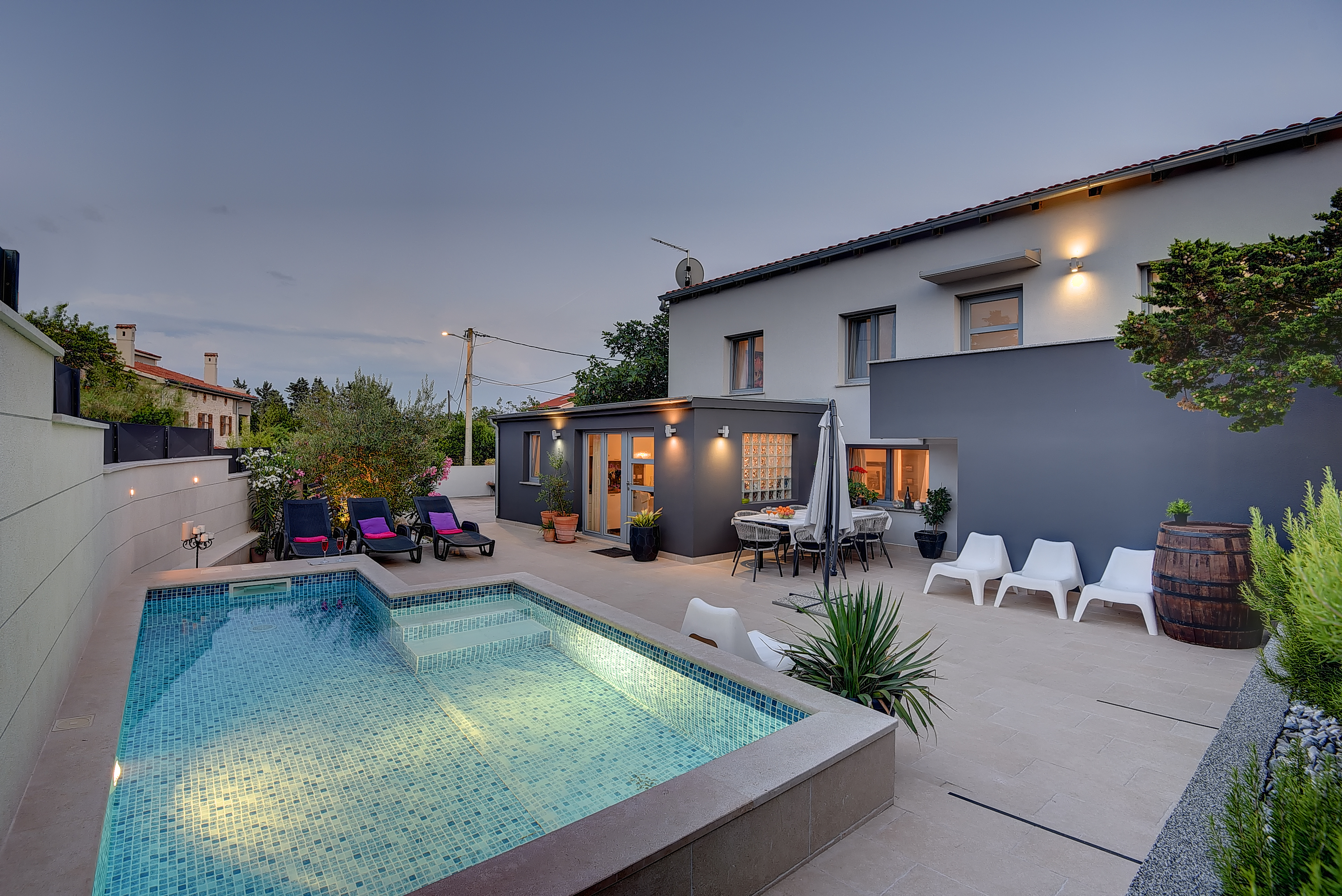 Casa vacanze con piscina a Ližnjan, WiFi, BBQ, 8 persone