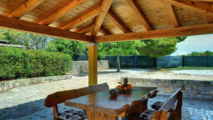 Villa con piscina privata, terrazza, barbecue, giardino recintato, 7