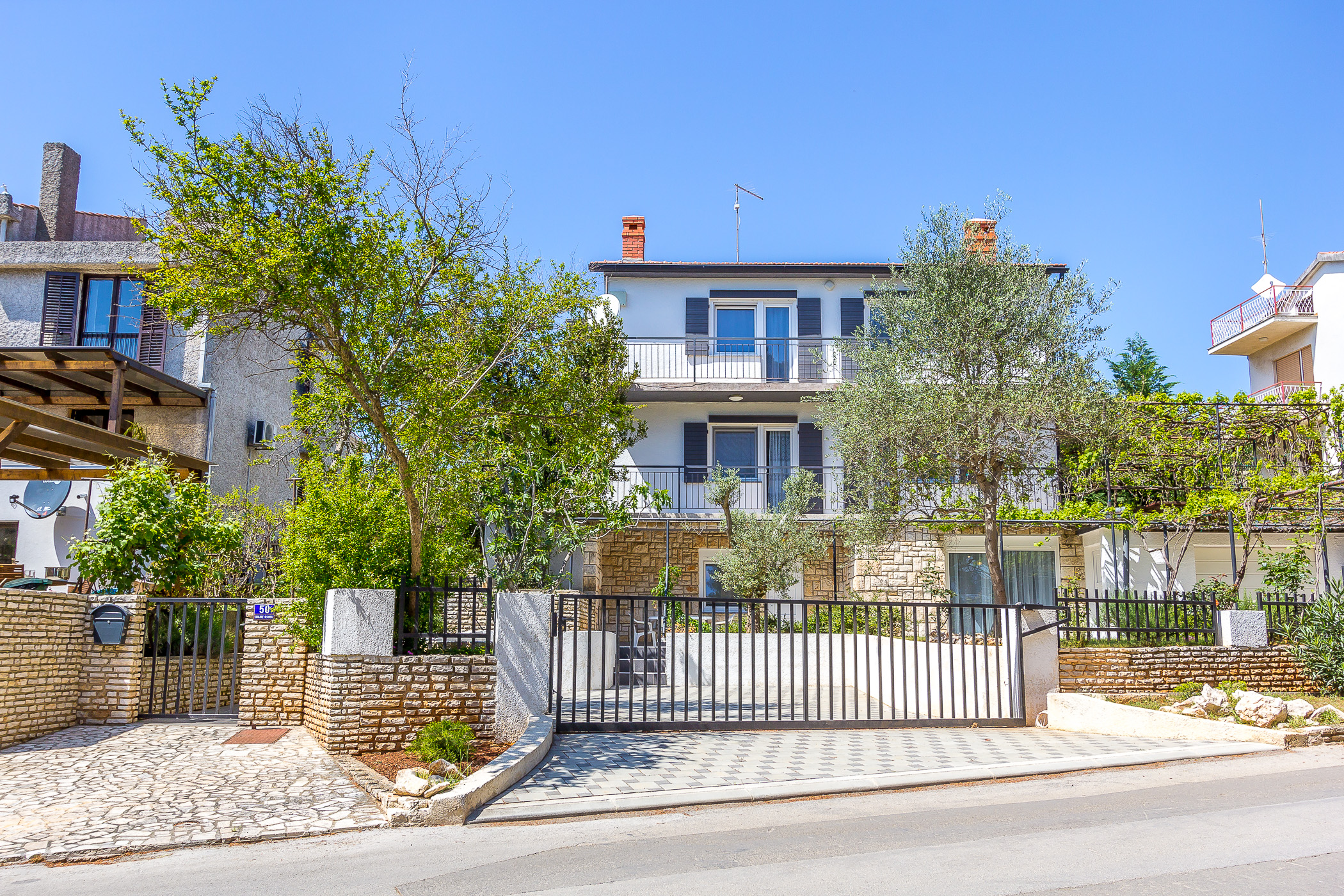 Apartments in a private house in Banjole, near the sea and beach