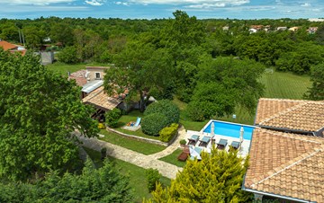 Luxuriös ausgestattete Villa mit Privater Pool neben Žminj