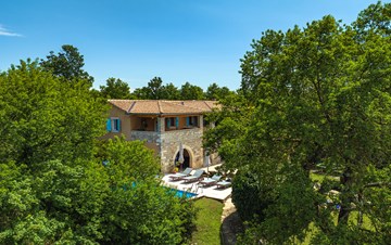 Villa lussuosamente arredata con piscina privata vicino a Žminj