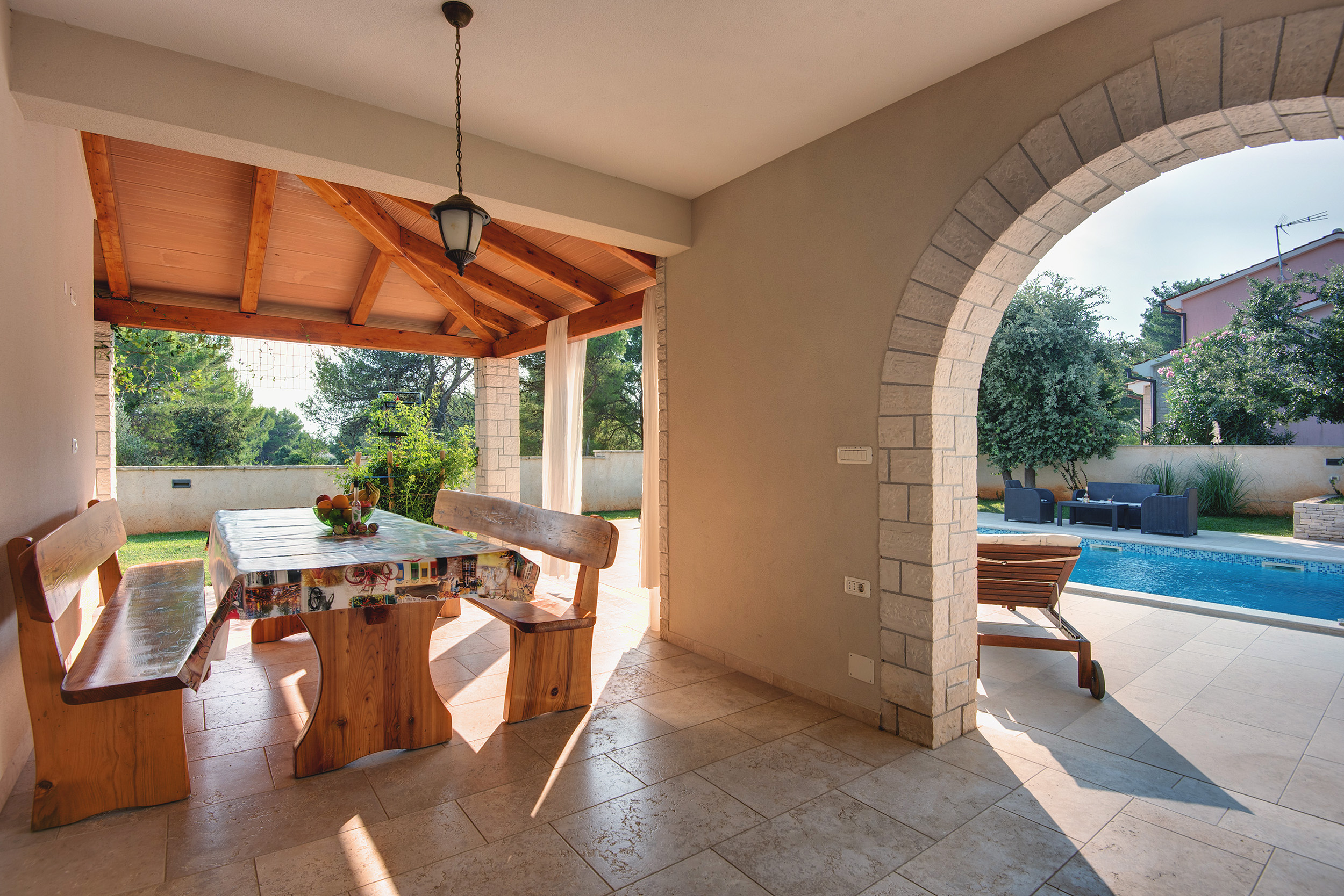 Incantevole villa in pietra a Medulin con piscina e terrazza