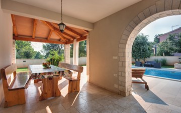 Charming stone villa in Medulin with private pool and sun terrace