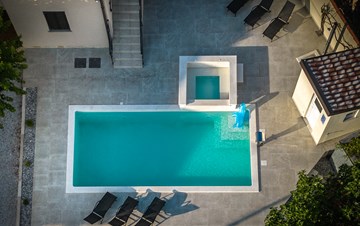 Graziosa casa a Fažana con grande giardino e piscina privata