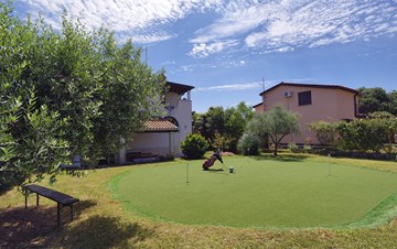 Villa in Ližnjan for golf lovers, with private pool
