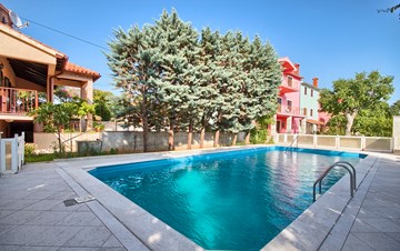 Villa with pool, sun terrace and barbecue in Krnica