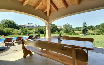 Predivna dvoetažna vila s privatnim bazenom, biljarom, Wi-Fi