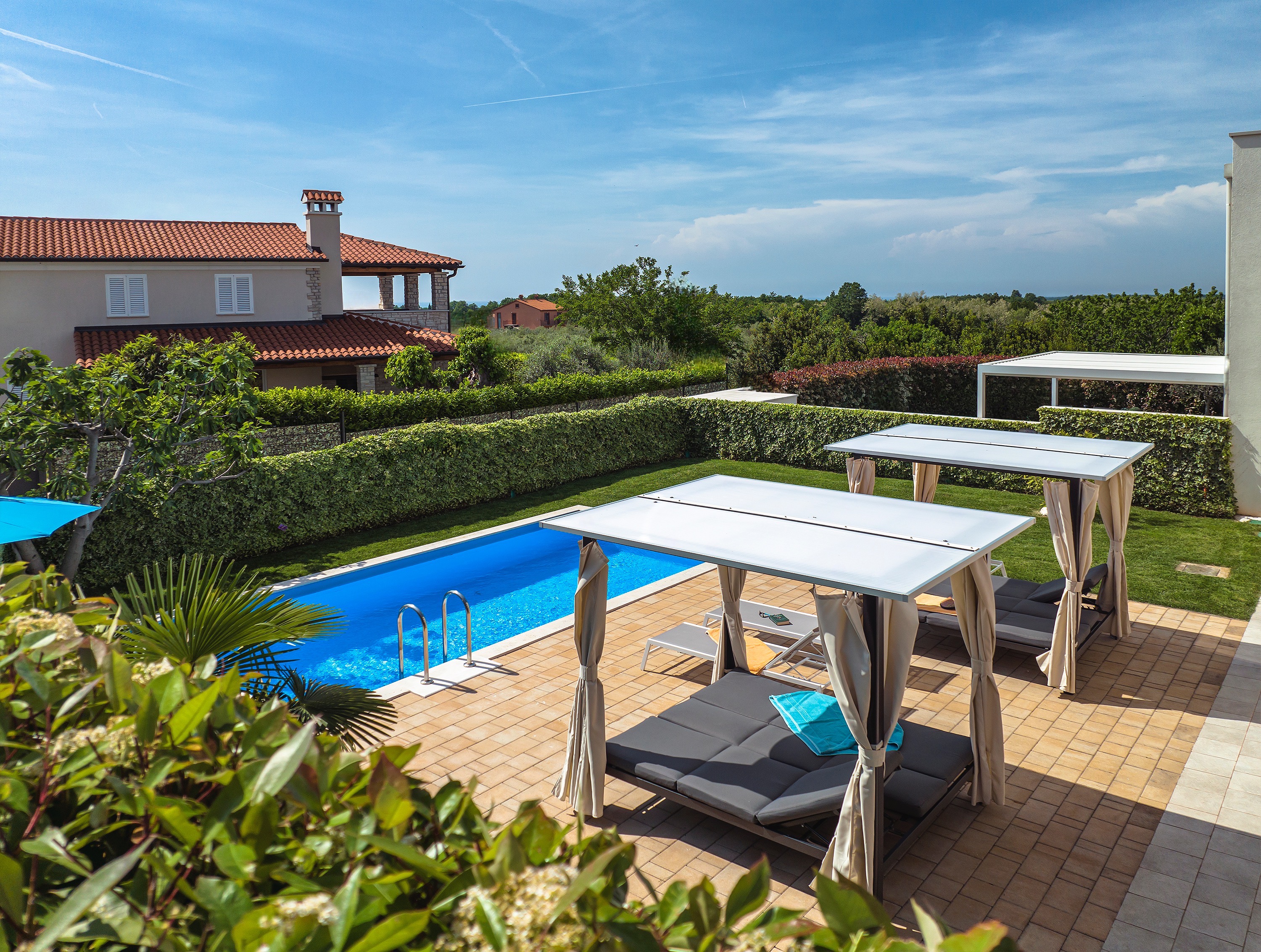 Villa moderna con piscina privata e terrazza vicino a Novigrad