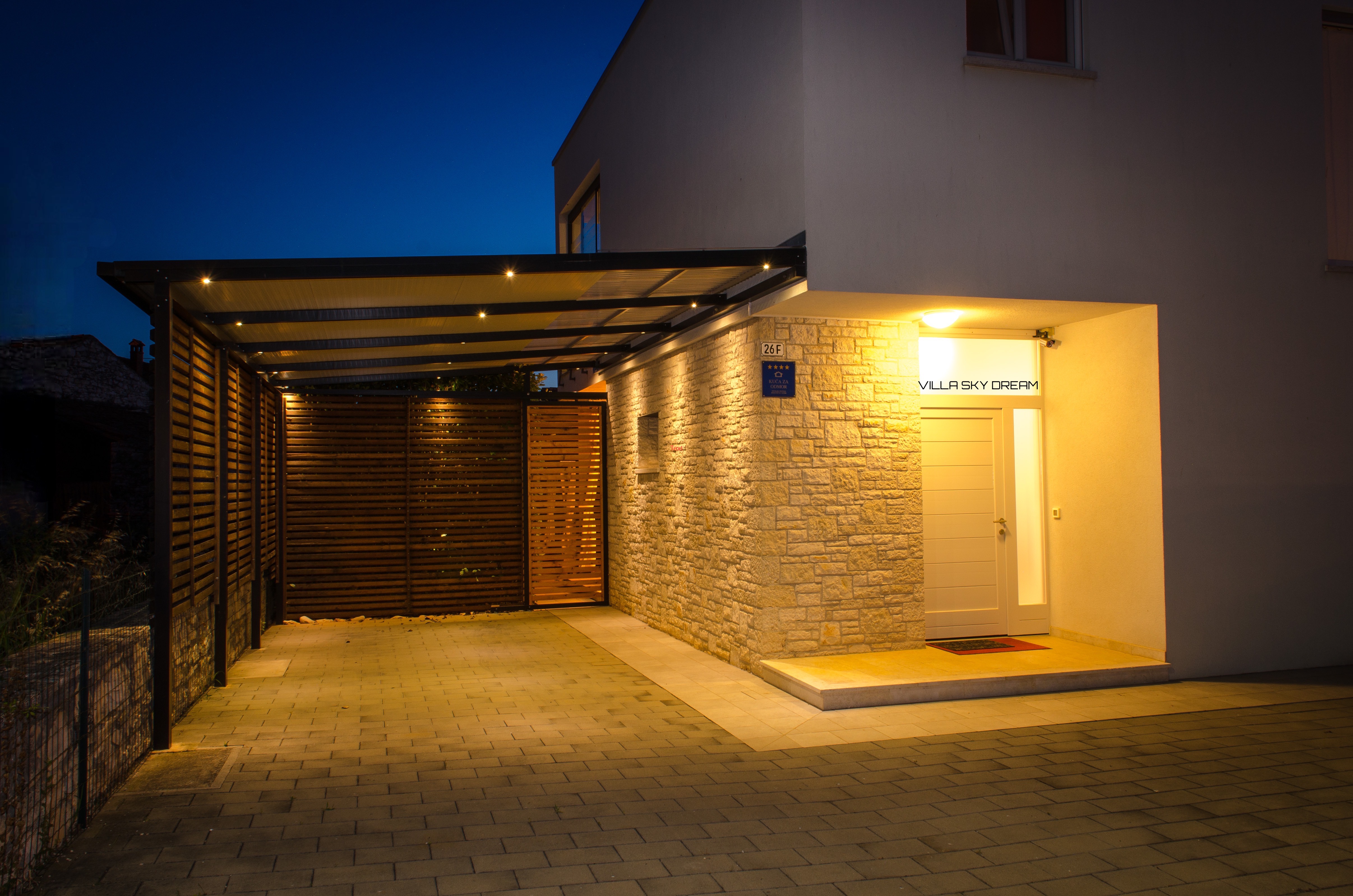 Villa moderna con piscina privata e terrazza vicino a Novigrad