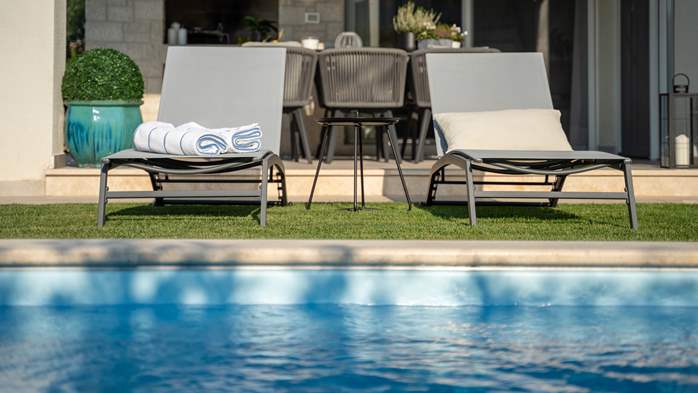 Villa mit Pool, Terrasse, für 6 bis  8 Personen, neben Novigrad, 16