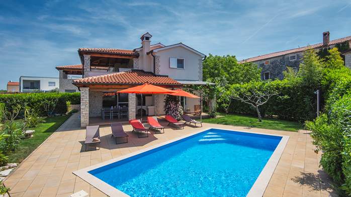 Villa con piscina, vicino a Novigrad, per una vacanza perfetta, 2