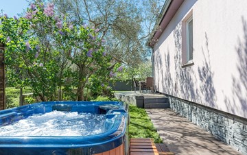 Ferienhaus mit privatem Pool in Štinjan, Wi-Fi, Grill