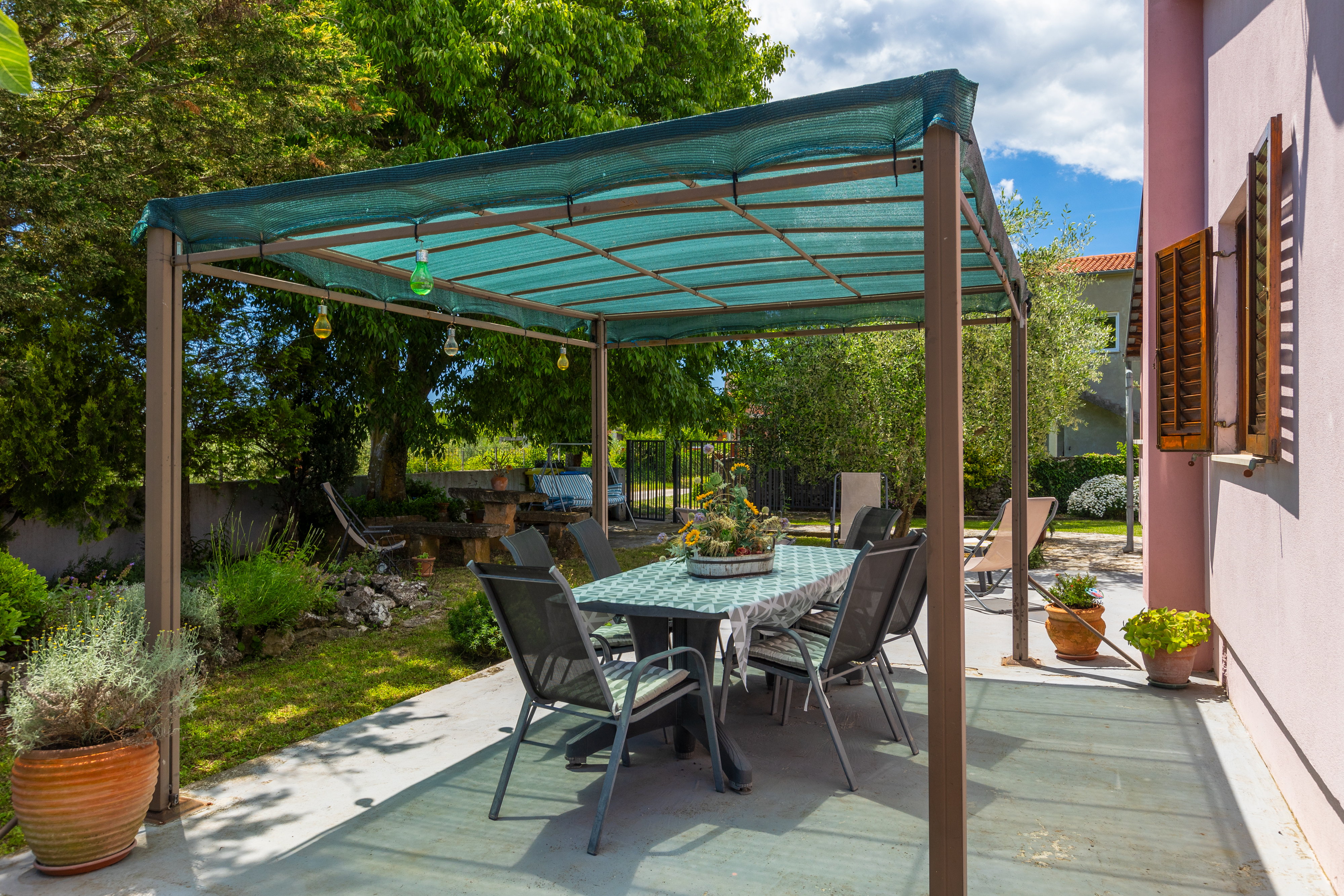 Lovely holiday house in Rakalj for 5 persons, BBQ, WiFi