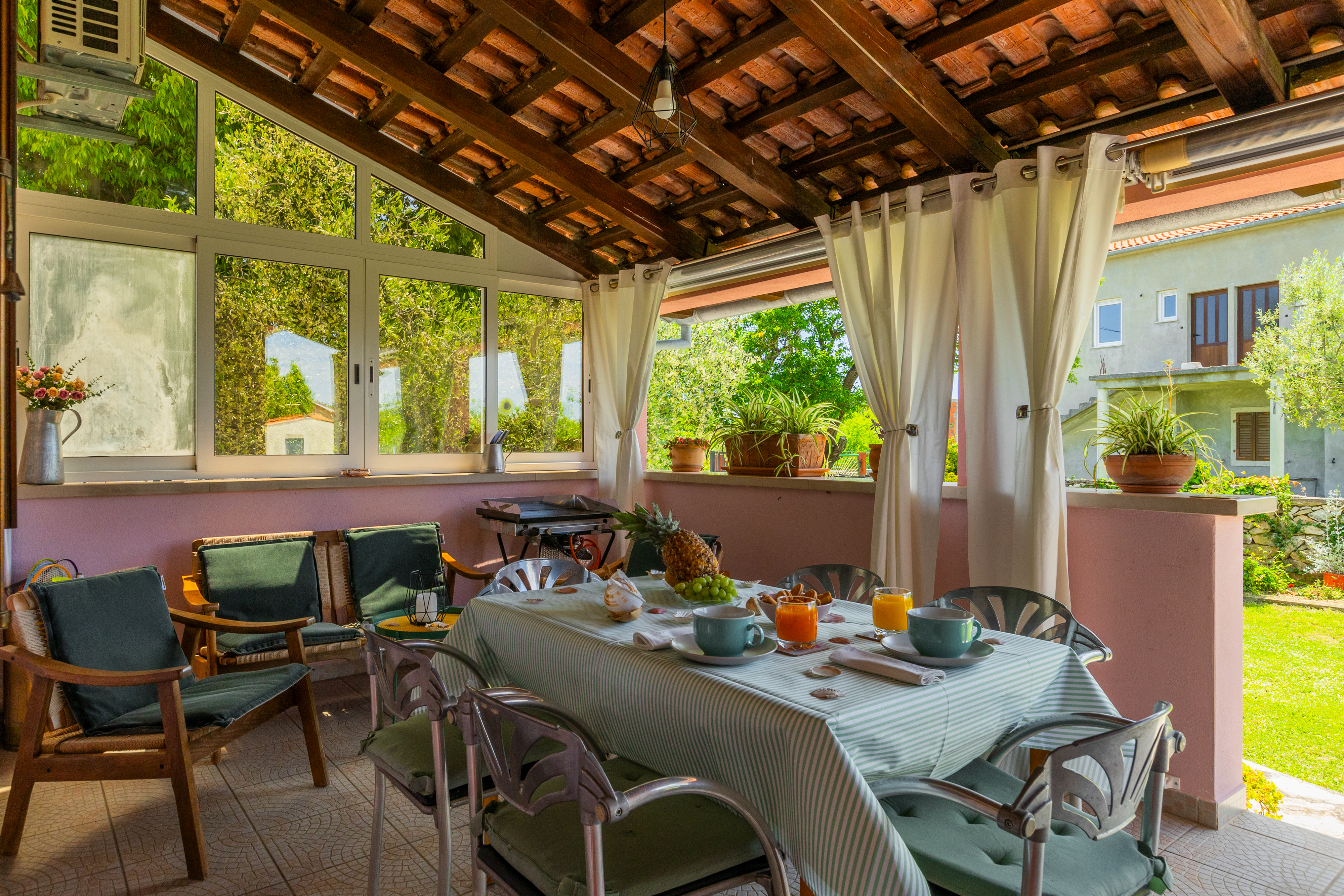 Lovely holiday house in Rakalj for 5 persons, BBQ, WiFi