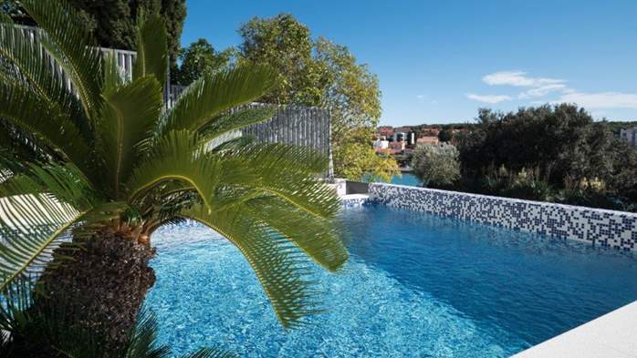 Villa lussuosa a 30 m dal mare, piscina privata, BBQ, WiFI, 2