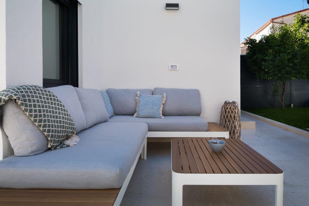 Luxuriös Villa nur 30 m vom Meer entfernt, privater Pool, Grill