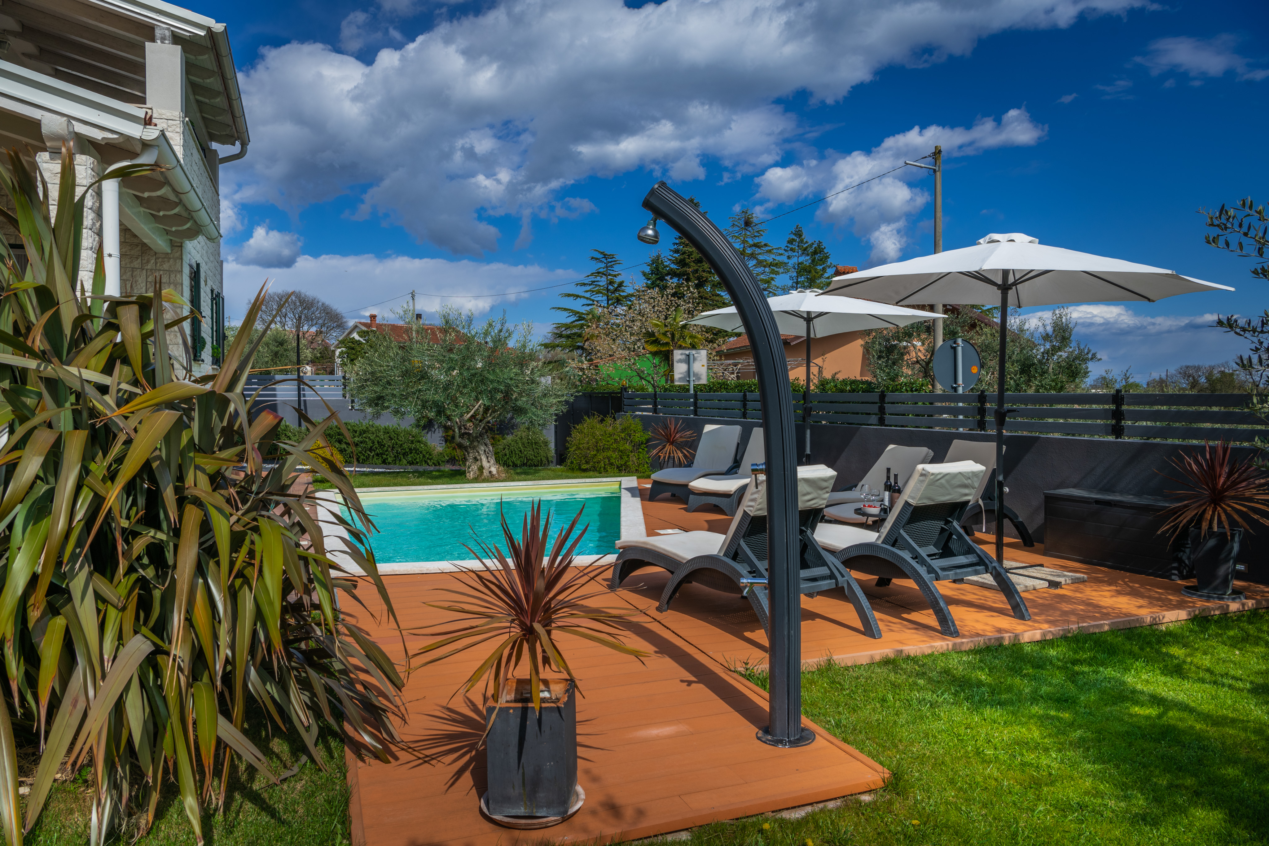 Rustical and charming villa in Krnica with pool, outdoor kitchen