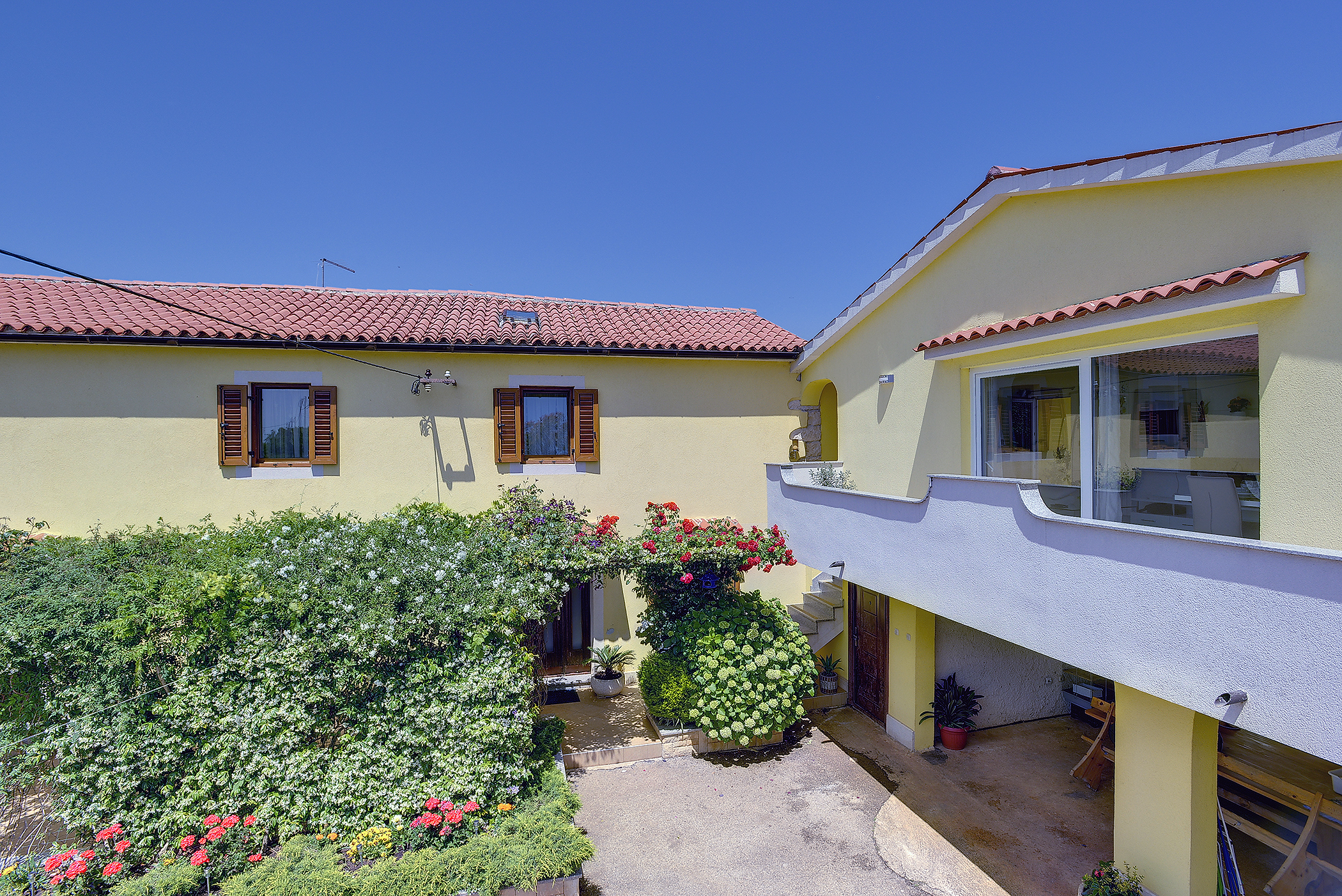 Casa immersa nel verde in ambiente tranquillo offre bell'alloggio