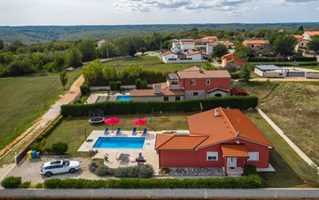 Villa with pool, playground and sun terrace on a quiet location