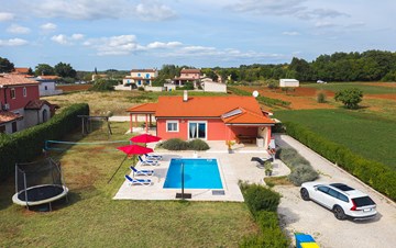 Villa with pool, playground and sun terrace on a quiet location