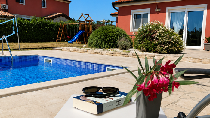 Villa with pool, playground and sun terrace on a quiet location, 14
