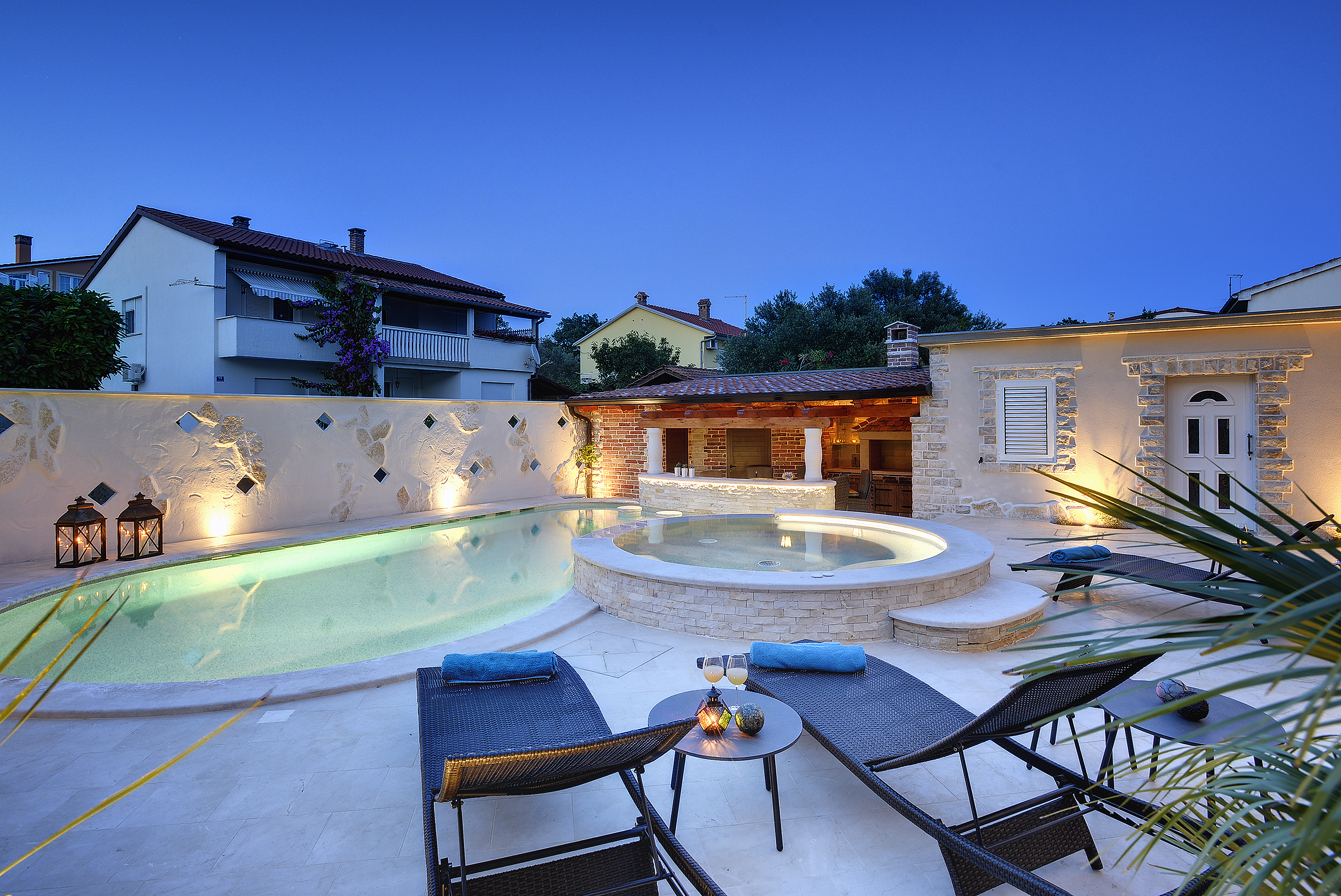 Sehr elegant  Villa  in Medulin mit Pool und Hydromassage