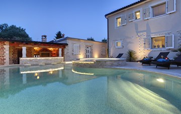 Very elegant and modern villa with pool with whirpool, in Medulin