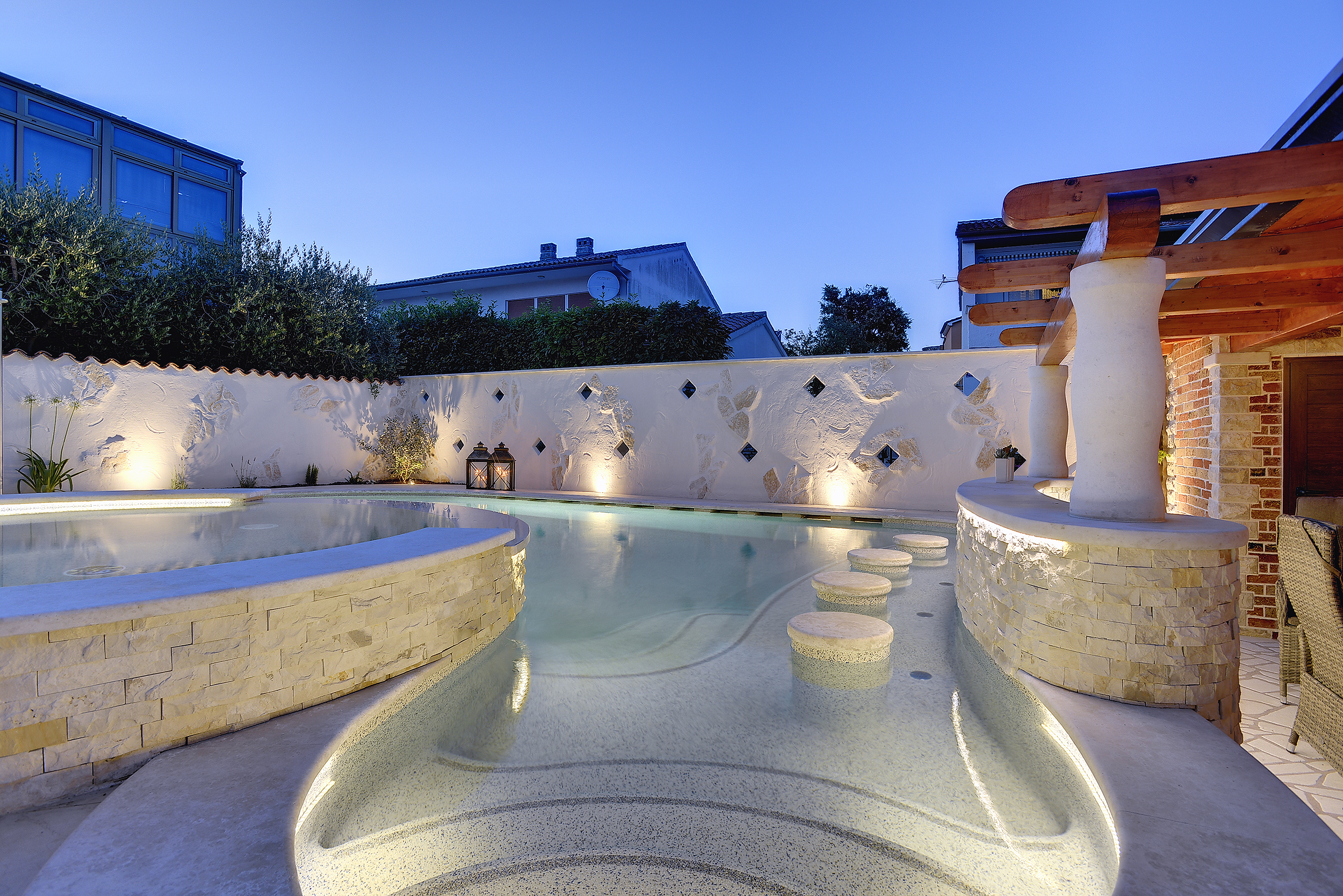 Sehr elegant  Villa  in Medulin mit Pool und Hydromassage